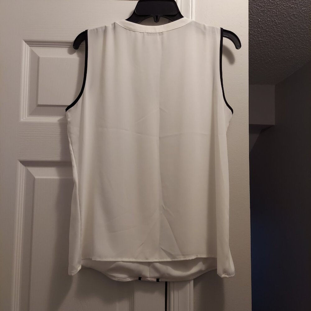 Calvin Klein Shell - Picture 2 of 2